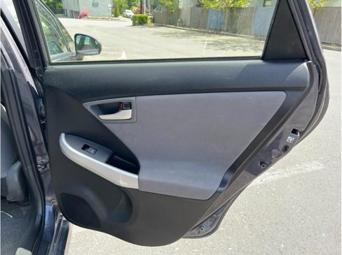 Used 2014 Toyota Prius Two image 18