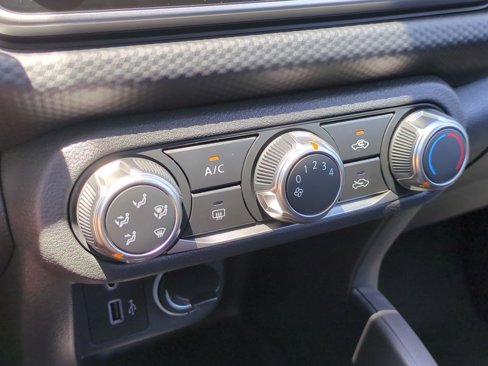 New 2025 Nissan Kicks Play S image 22