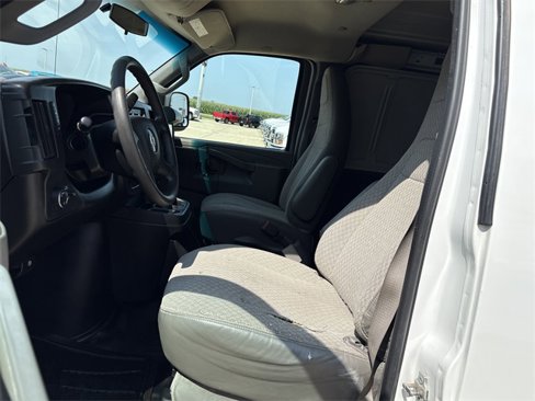 Used 2017 Chevrolet Express 2500 image 9