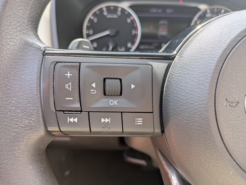 Used 2023 Nissan Rogue SV image 19