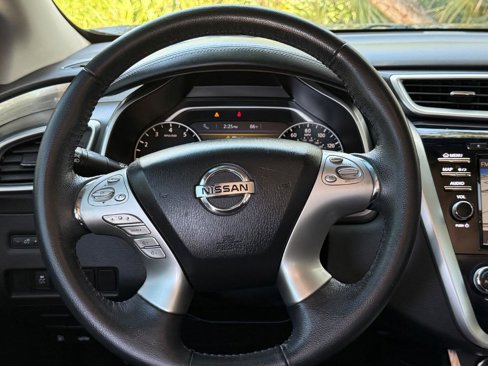 Used 2018 Nissan Murano SV image 16