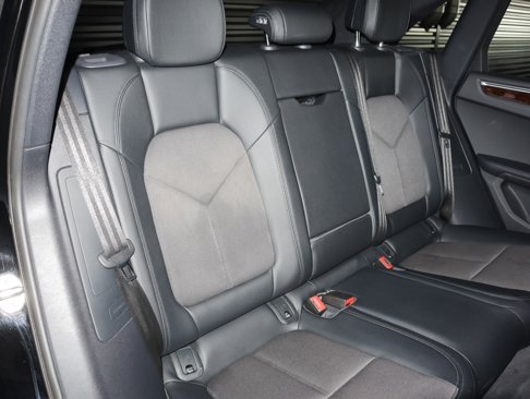 Certified 2023 Porsche Macan image 11
