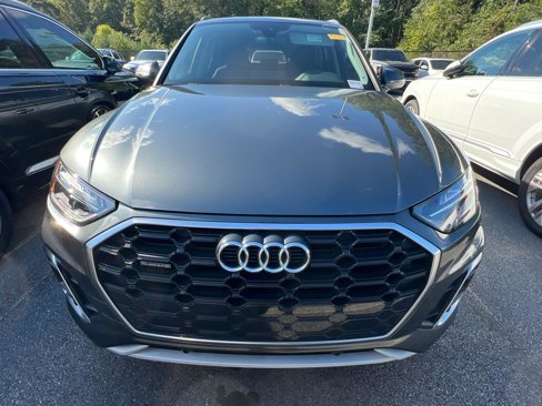 Used 2022 Audi Q5 2.0T Premium w/ Convenience Package image 2