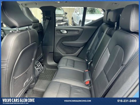 Certified 2023 Volvo XC40 B5 Plus w/ Protection Package Premier image 9