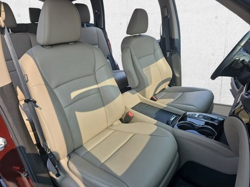 Used 2021 Honda Pilot Touring image 10