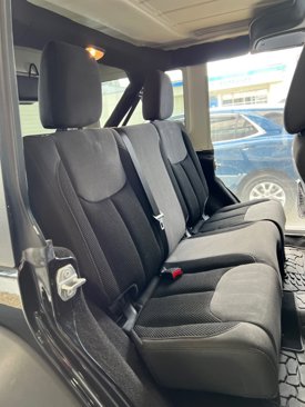Used 2017 Jeep Wrangler Sport image 12