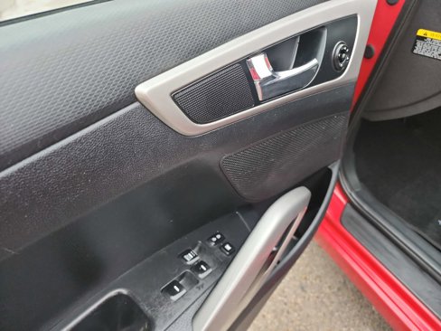 Used 2017 Hyundai Veloster image 14
