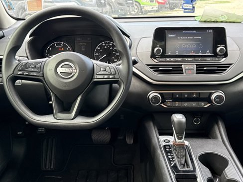 Used 2024 Nissan Altima 2.5 S image 5