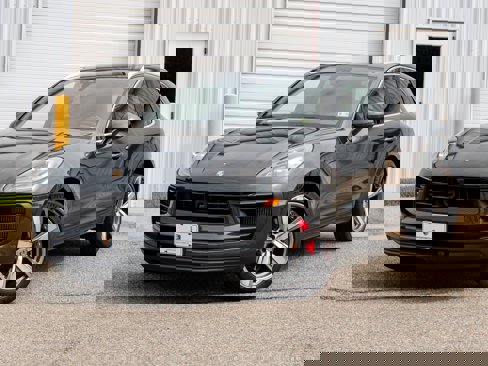 Certified 2024 Porsche Macan S image 1