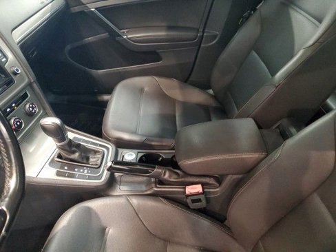 Used 2015 Volkswagen Golf S w/ Lighting Package image 27