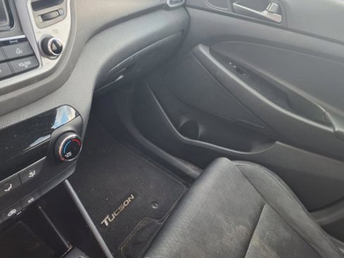 Used 2016 Hyundai Tucson SE image 15