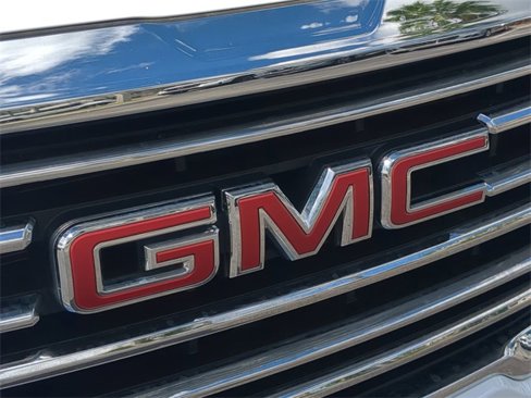 Used 2024 GMC Terrain SLT image 13
