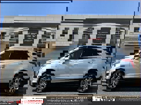 Used 2017 Cadillac XT5 Luxury w/ Driver Awareness Package image 2