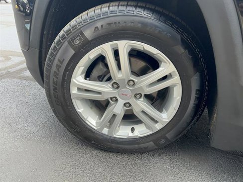 Used 2019 GMC Terrain SLE w/ Driver Convenience Package image 9
