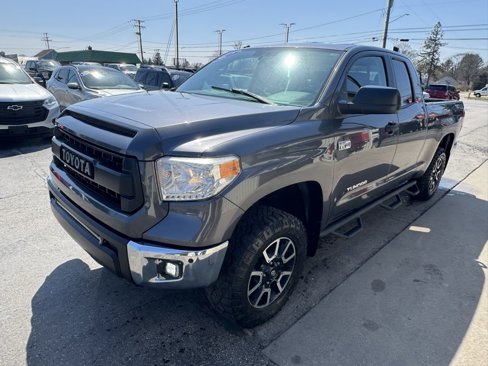 Used 2017 Toyota Tundra SR5 image 7
