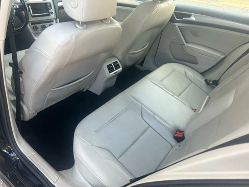 Used 2015 Volkswagen Golf TDI SEL image 20