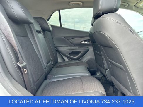 Used 2022 Buick Encore Preferred image 24