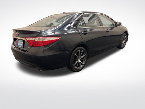 Used 2017 Toyota Camry XSE image 5