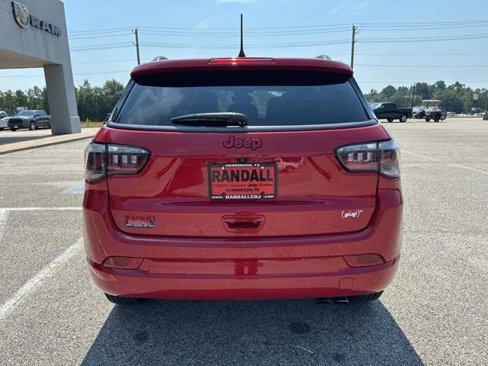 Certified 2022 Jeep Compass Limited image 7