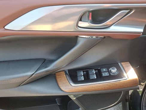 Used 2018 MAZDA CX-9 Signature image 12