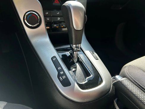 Used 2015 Chevrolet Cruze LS image 19