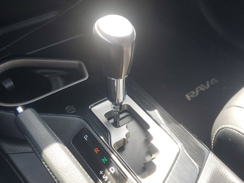 Used 2018 Toyota RAV4 Limited image 32