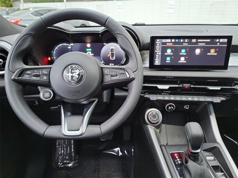 New 2024 Alfa Romeo Tonale Ti image 5