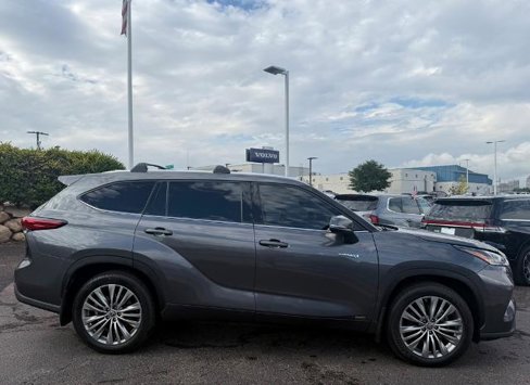 Used 2021 Toyota Highlander Platinum image 8