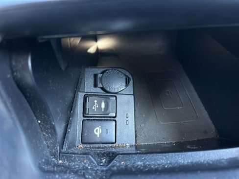 Used 2017 Toyota Camry SE w/ Moonroof Package image 15