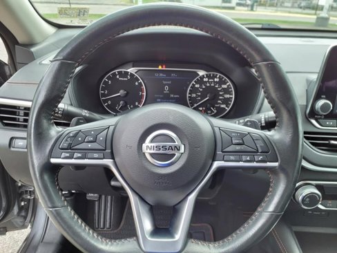 Used 2022 Nissan Altima 2.5 SR image 18