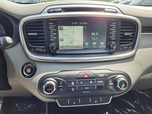 Used 2018 Kia Sorento SX image 17