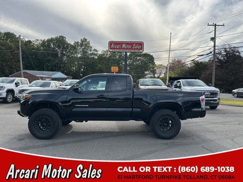 Used 2021 Toyota Tacoma TRD Sport image 2