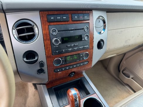 Used 2010 Ford Expedition EL Eddie Bauer image 15