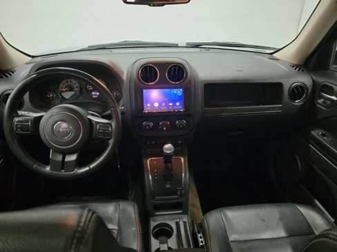 Used 2016 Jeep Patriot High Altitude image 23