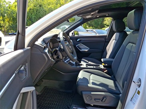 New 2025 Audi Q3 2.0T Premium image 5
