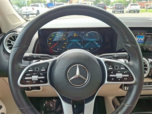 Used 2022 Mercedes-Benz GLB 250 4MATIC image 19