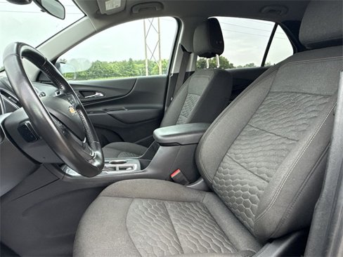 Used 2020 Chevrolet Equinox LT w/ Driver Convenience Package image 18