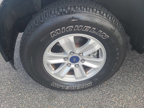 Used 2017 Ford F150 XLT image 11