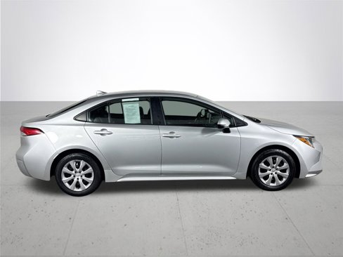Used 2020 Toyota Corolla LE image 5