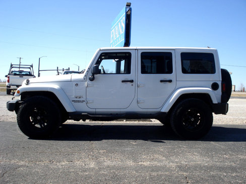 Used 2016 Jeep Wrangler Unlimited Sahara w/ Connectivity Group image 5