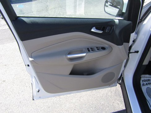 Used 2017 Ford Escape SE w/ SE Cold Weather Package image 12
