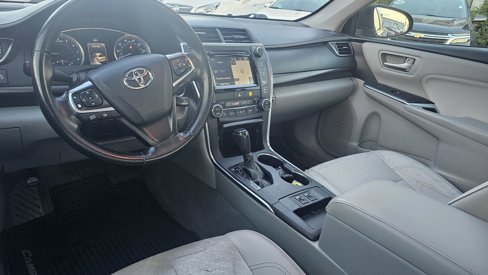 Used 2016 Toyota Camry XLE image 8