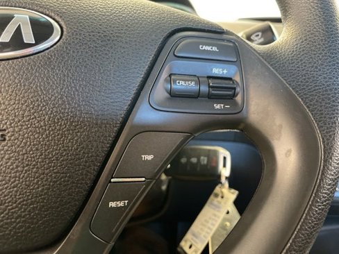Used 2018 Kia Forte LX image 16