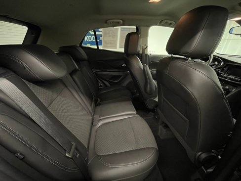 Used 2022 Buick Encore Preferred w/ Safety Package image 6