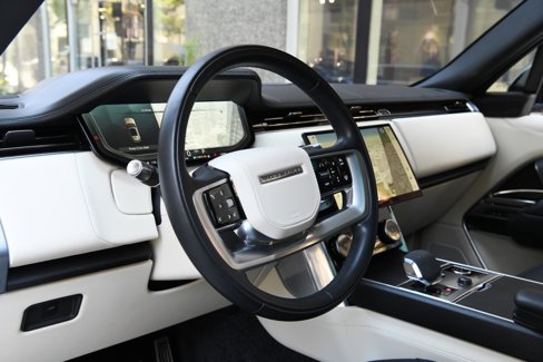 Used 2022 Land Rover Range Rover Long Wheelbase SE image 14