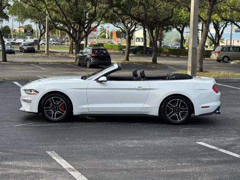 Used 2018 Ford Mustang Premium image 8