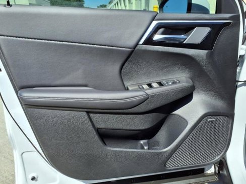 New 2025 Mitsubishi Outlander SE image 14