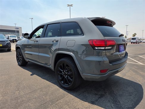 Used 2019 Jeep Grand Cherokee Altitude image 5