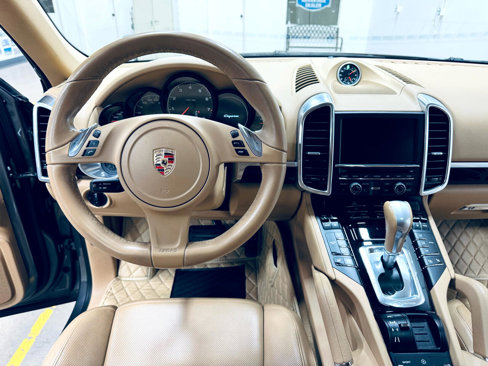 Used 2013 Porsche Cayenne image 40