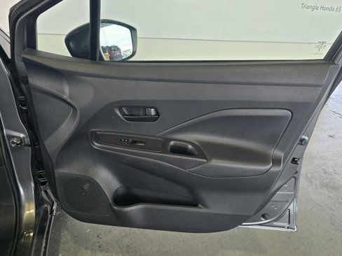 Used 2023 Nissan Versa S image 13